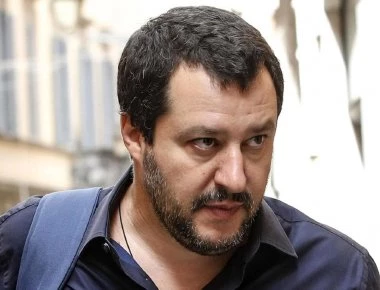 O Μ. Σαλβίνι προειδοποιεί τις ΜΚΟ: «Ας ξεχάσουν ότι μπορεί να φτάσουν σε ιταλικό λιμάνι»